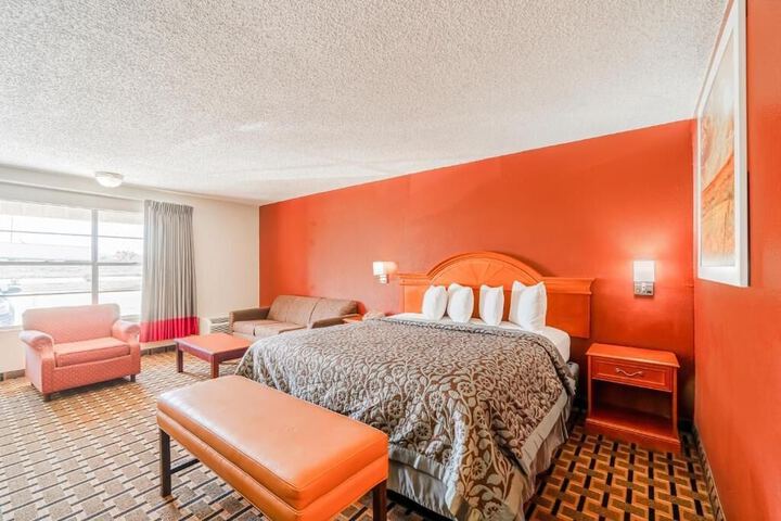 Room 10 of 42