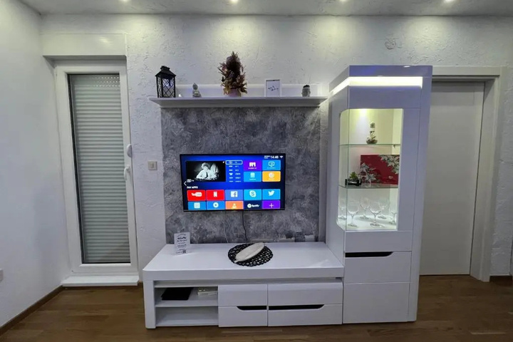 Room 2 of 13