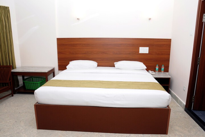 Room 5 of 38