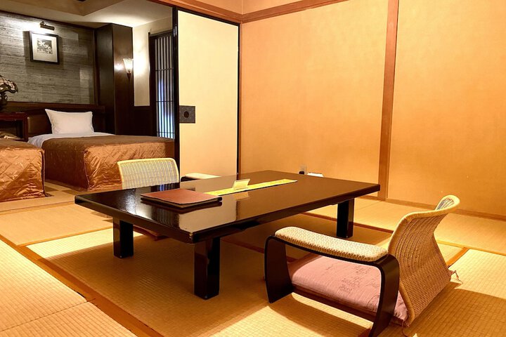 Room 8 of 48