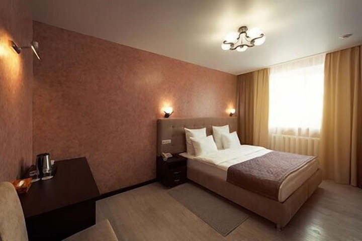 Room 17 of 39