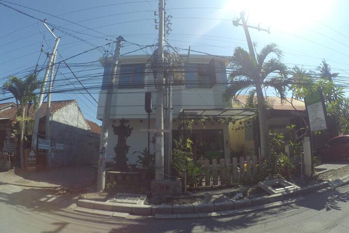 Bedplus Backpacker Seminyak
