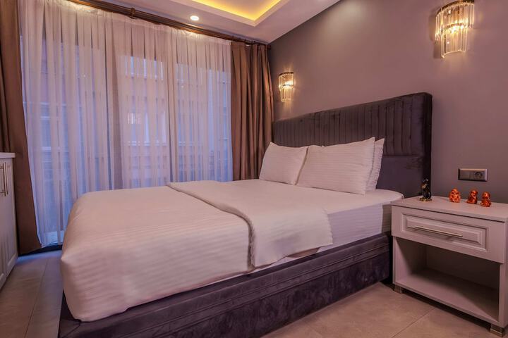 Room 6 of 27