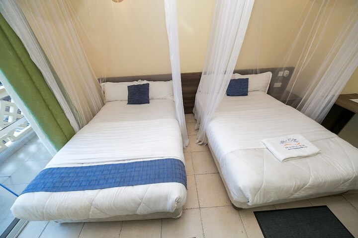 Room 9 of 39