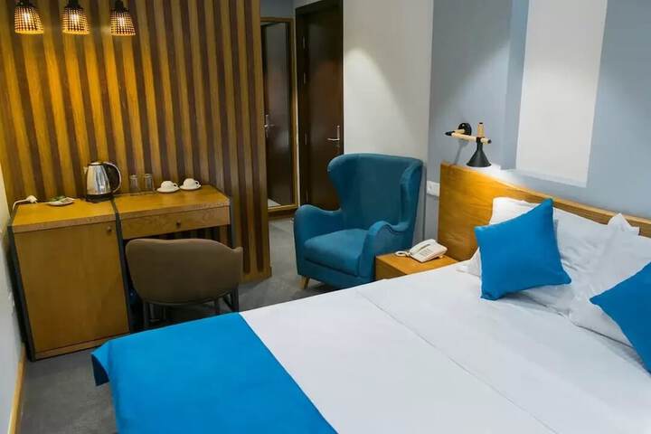 Room 5 of 49