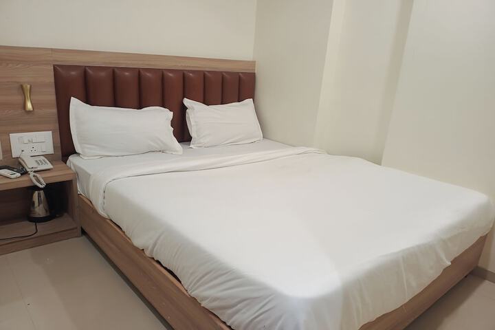 Room 8 of 65