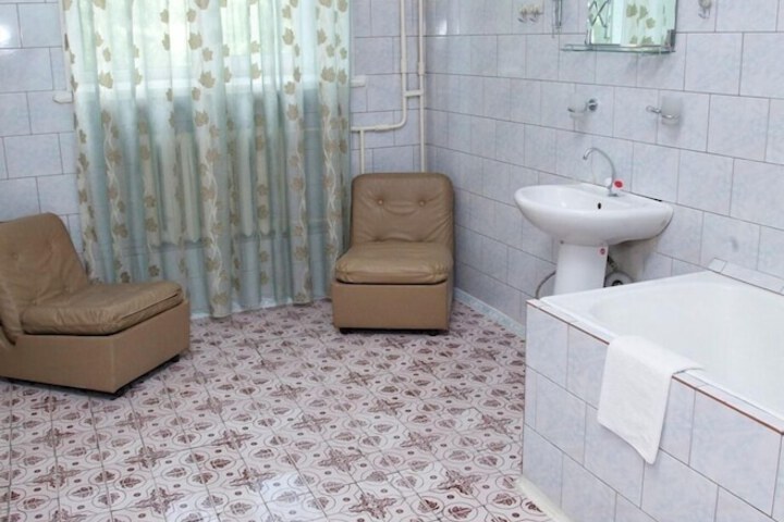 Room 33 of 41