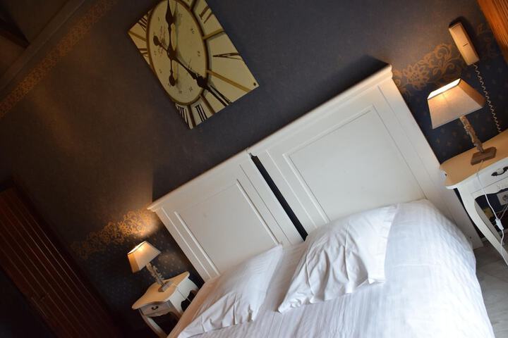 Room 15 of 40