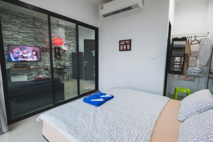 Room 2 of 23