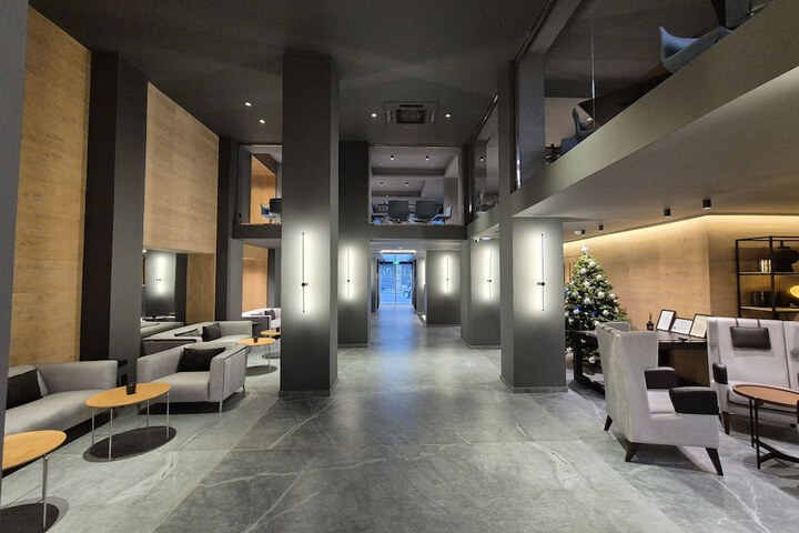 Entrance & Lobby
