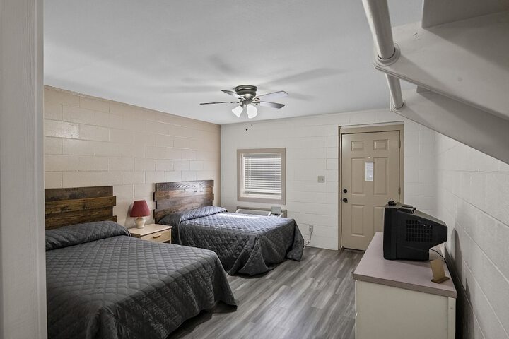 Standard Room, King or Two Doubles (11 of 17)
