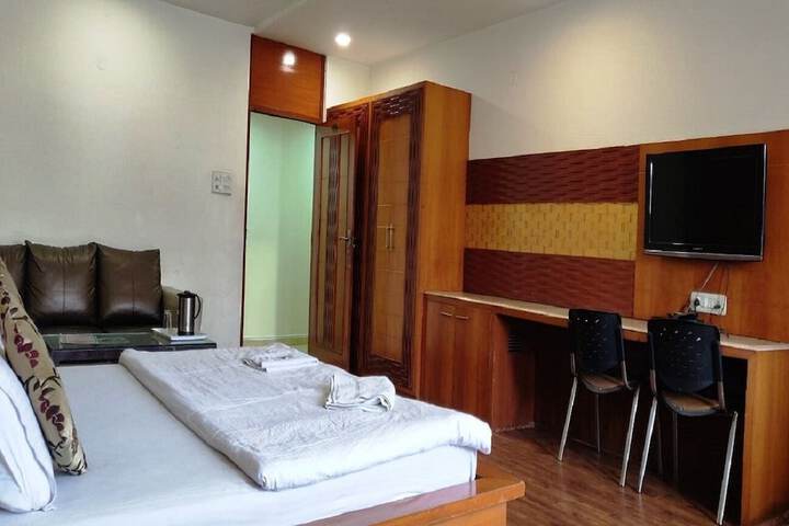 Room 8 of 19