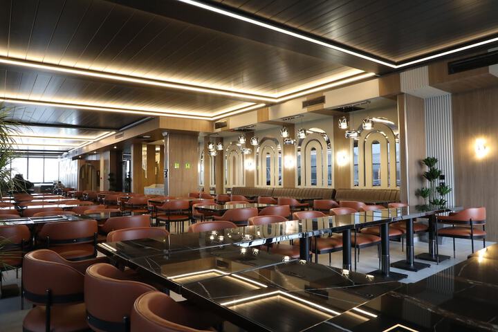 Dining 36 of 43