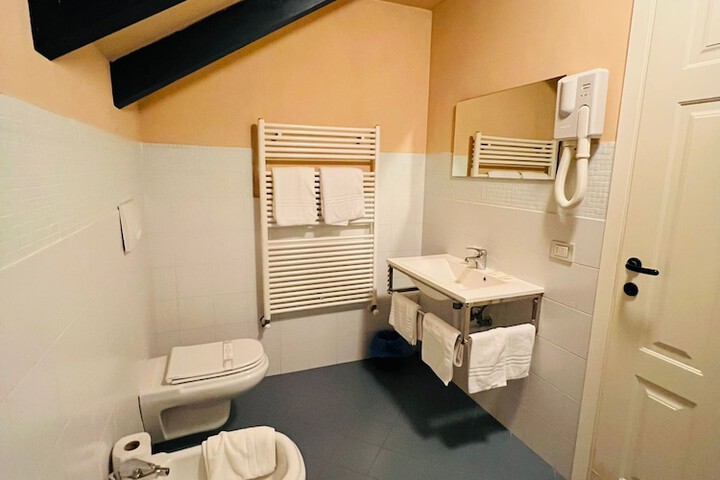 Room 47 of 64