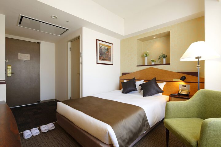 Room 10 of 82
