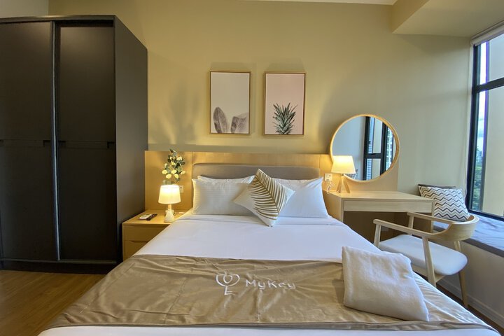 Room 6 of 73