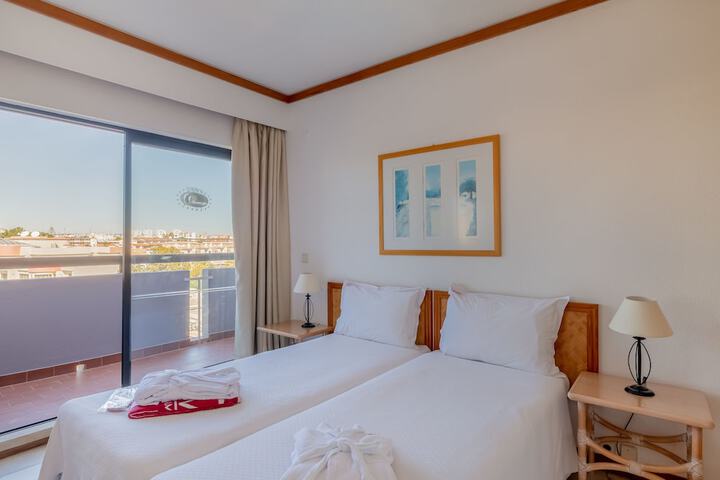 Room 15 of 108
