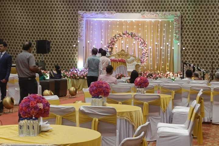 Ballroom/Hall 19 of 29