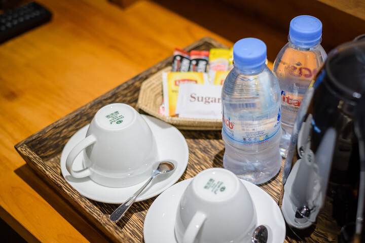 Breakfast/Coffee Service 92 of 163