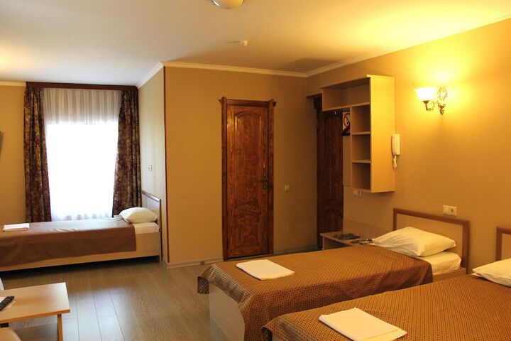 Room 16 of 42
