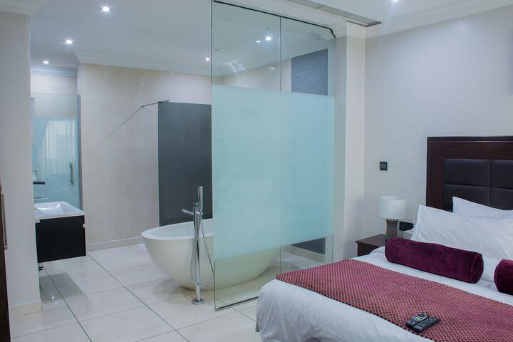 Room 26 of 37