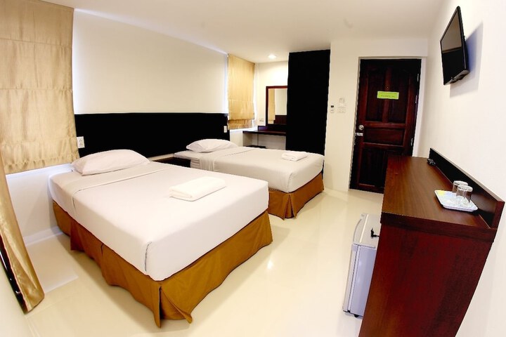 Room 7 of 40