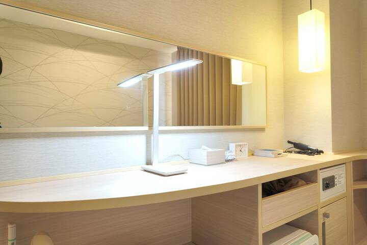 Room 18 of 46
