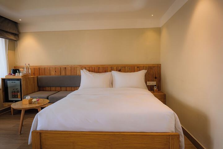 Room 7 of 25