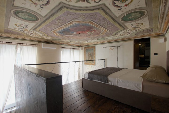 Room 6 of 56