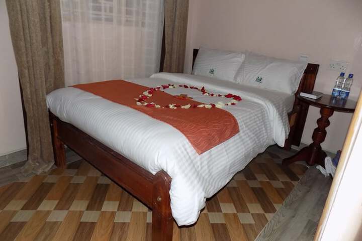 Room 9 of 25