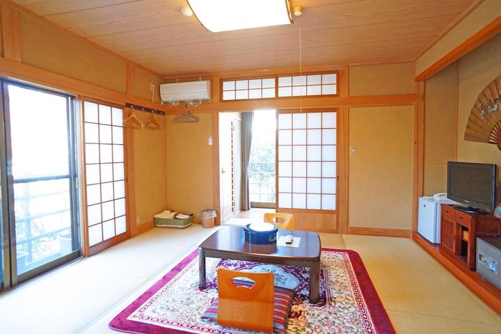 Room 8 of 42