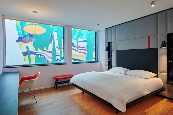 Room 20 of 66