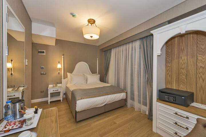 Room 25 of 44