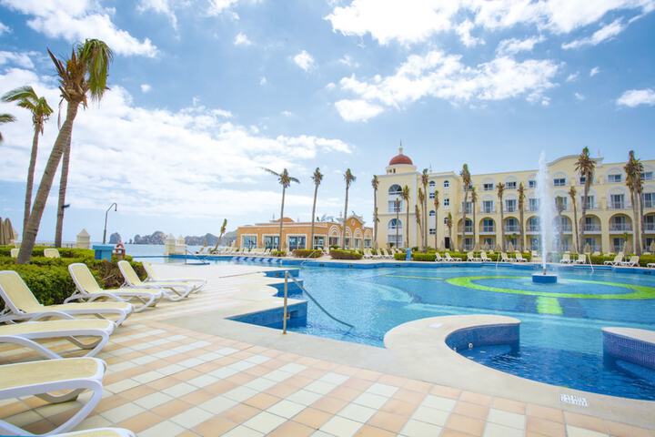 Pools & Facilities