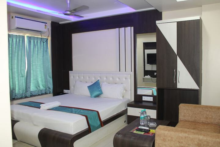 Room 14 of 34