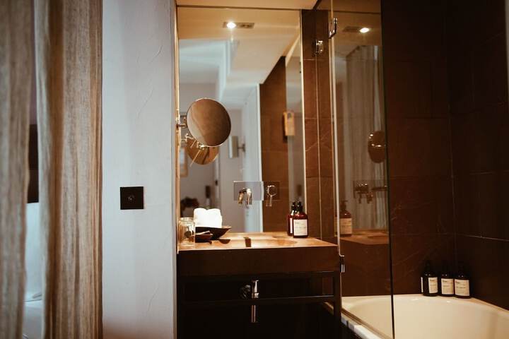Room 53 of 139