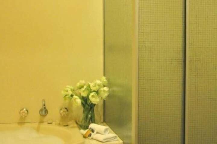 Room 9 of 21