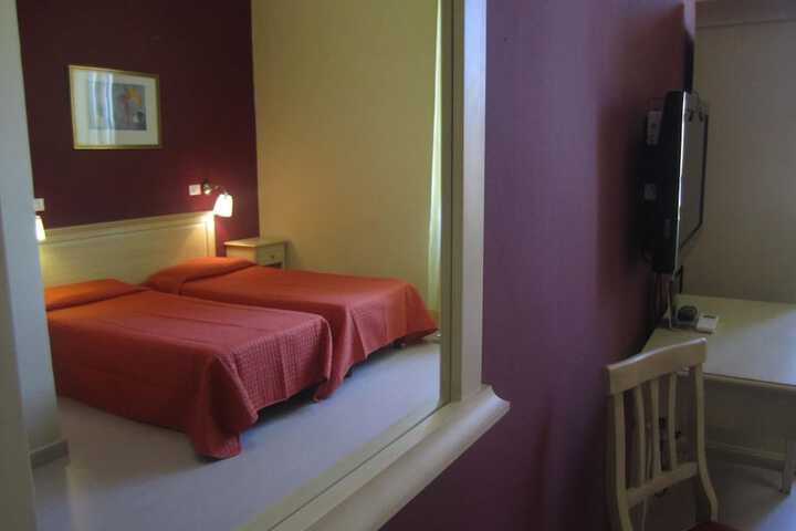 Room 11 of 36