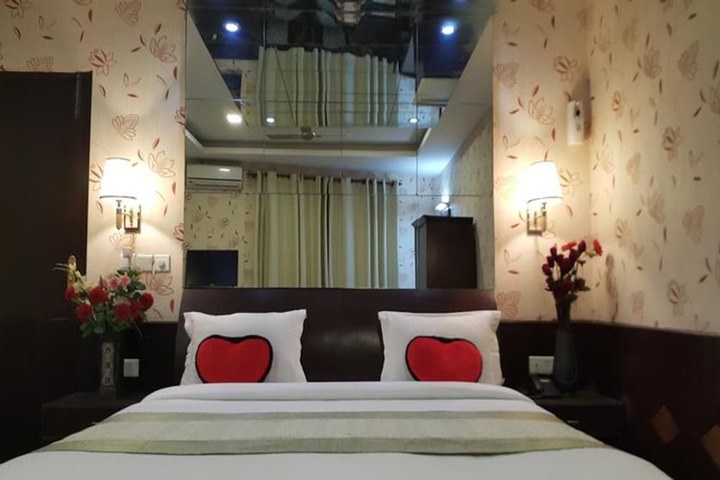 Room 5 of 19