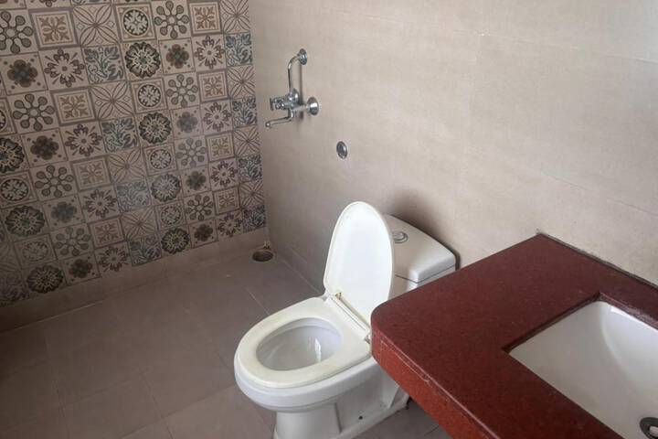 Room 18 of 32
