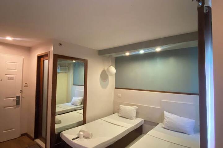 Room 11 of 51