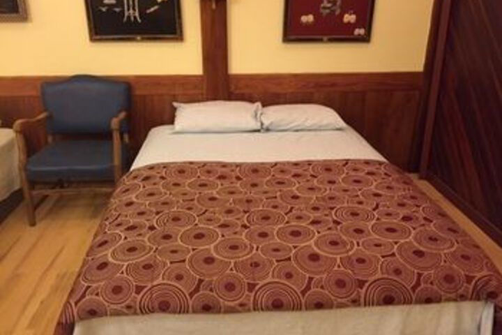 Room 11 of 22