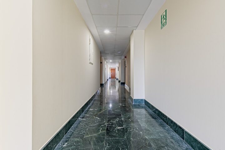 Room 10 of 21