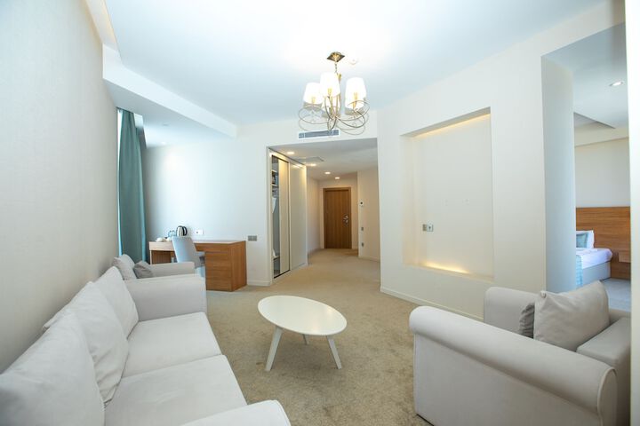 Room 16 of 30