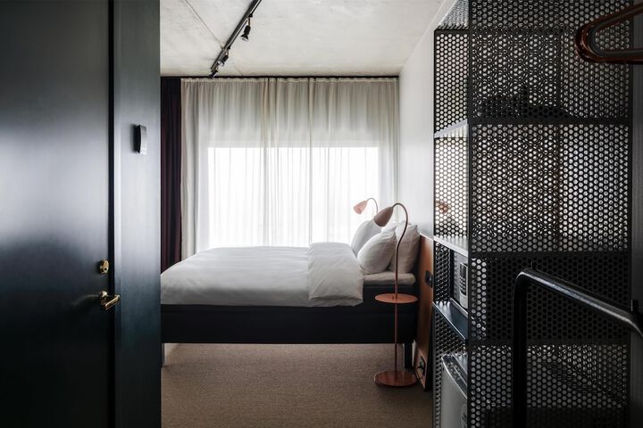 Room 9 of 61