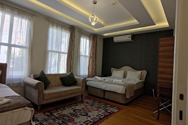 Room 31 of 104