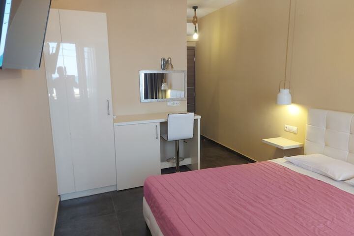 Room 35 of 106