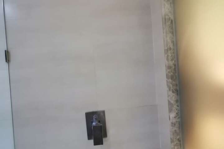 Room 135 of 181
