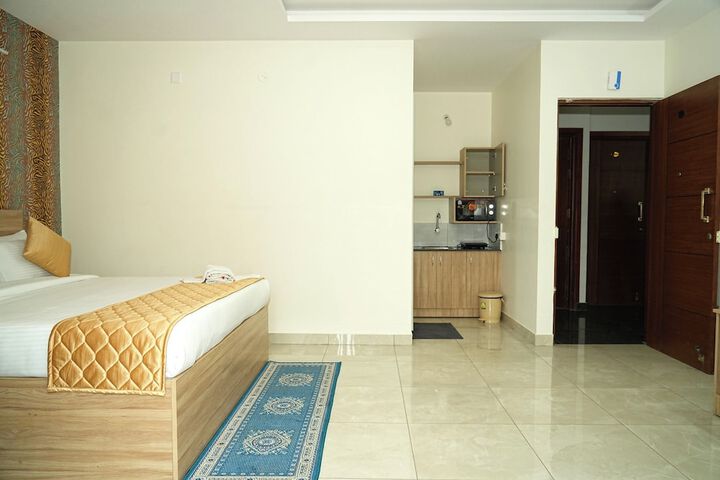 Room 9 of 14