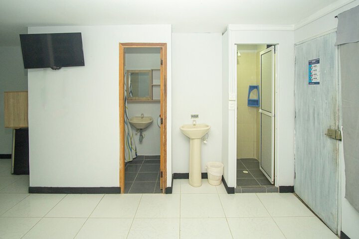 Room 83 of 108